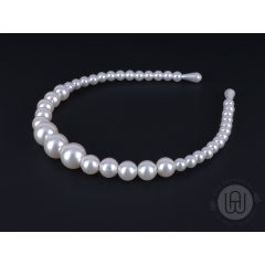 Hajpánt gyöngyös díszítéssel