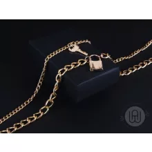 Nyaklánc kulcs és lakattal