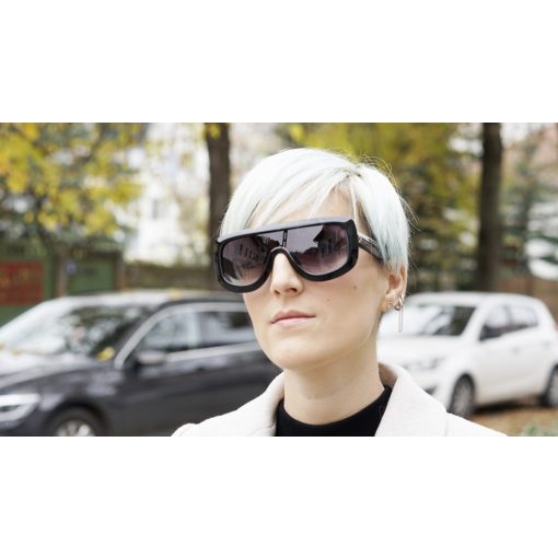 Napszemüveg, Whitney