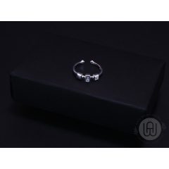 Gyűrű két köves geometriai díszítéssel