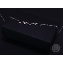 Nyaklánc köves V mintával