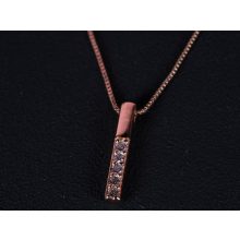 Nyaklánc egyszerű geometriai kő medállal