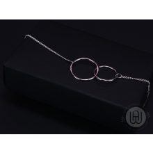 Nyaklánc kapcsolódó kör motívummal