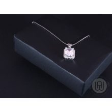 Nyaklánc nagy köves halo ezüst medállal