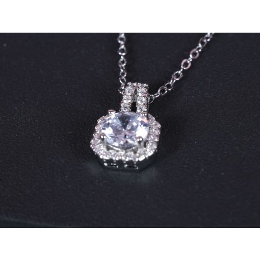 Szett ezüst kocka köves nyaklánc, fülbevaló pave halo díszítéssel