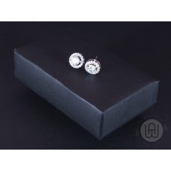 Fülbevaló ezüst kerek kővel pave halo díszítéssel