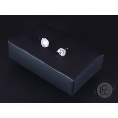   Fülbevaló ezüst csepp alakú kővel pave halo díszítéssel