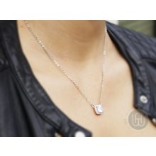 Nyaklánc fix ezüst medállal kocka köves pave díszítéssel