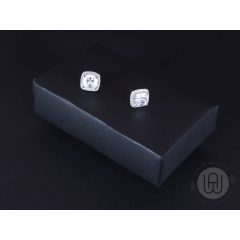 Fülbevaló ezüst kicsi kocka kővel pave díszítéssel