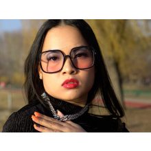 Napszemüveg, Rachel