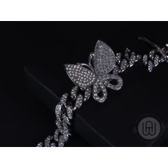 Karkötő pillangó medállal