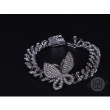 Karkötő pillangó medállal