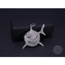Medál, shark iced out kivitelben