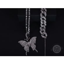 Nyaklánc, iced out kivitelben, pillangós medállal ezüst színben