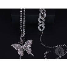 Nyaklánc, iced out kivitelben, pillangós medállal ezüst színben