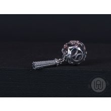 Charm, szív mintával