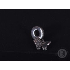 Charm, szikrázó pillangó