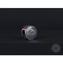 Charm, faith, kereszttel