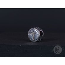 Charm, faith, kereszttel