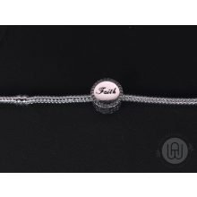 Charm, faith, kereszttel