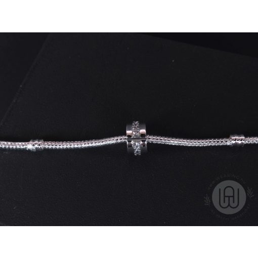 Charm, fehér csillogás