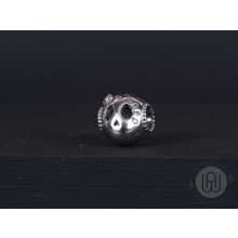 Charm, csillogó koponya 