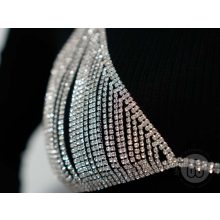 Testlánc, ezüst színű függő melldísz