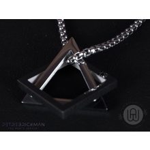 Nyaklánc, háromszög négyzettel