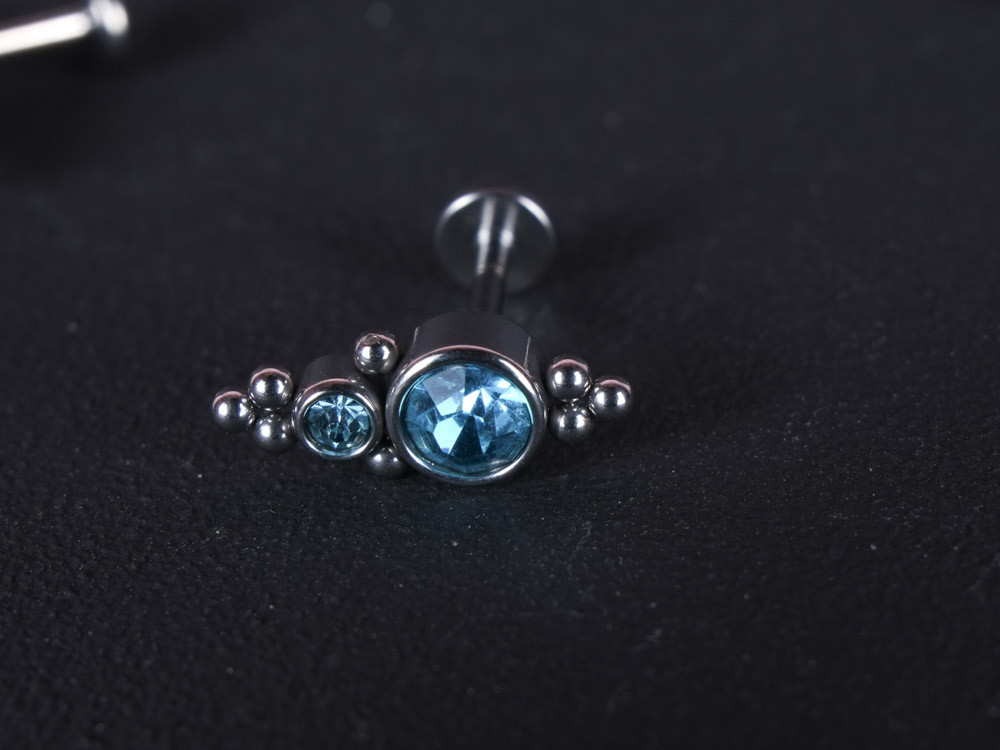 Fül piercing, trió pötty kék színű két méretben - wearing ék