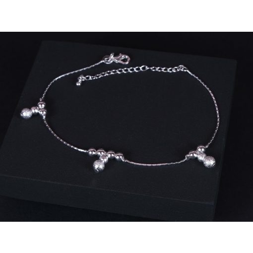 Bokalánc, ezüst, fagyott gömb