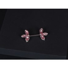 Mellbimbó piercing, köves pink szirmok