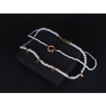 Nyaklánc, gyöngy és arany kapoccsal