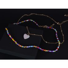 Nyaklánc, színes gyöngyök, fehér szív