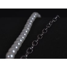 Nyaklánc, gyöngy és lánc szív medállal