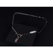 Nyaklánc, gyöngy medállal T-kapoccsal