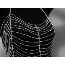 Testlánc, ezüst színű X melldísz