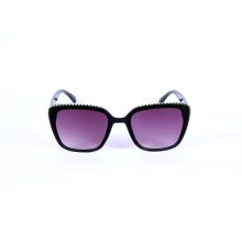 Napszemüveg, Cassie