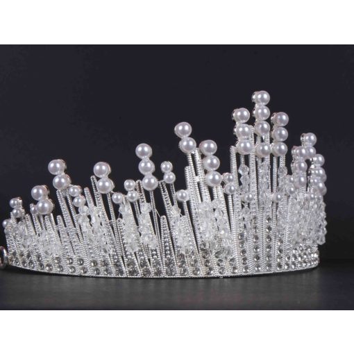 Fejdísz, fehér-ezüst korona (diadém)