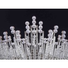 Fejdísz, fehér-ezüst korona (diadém)