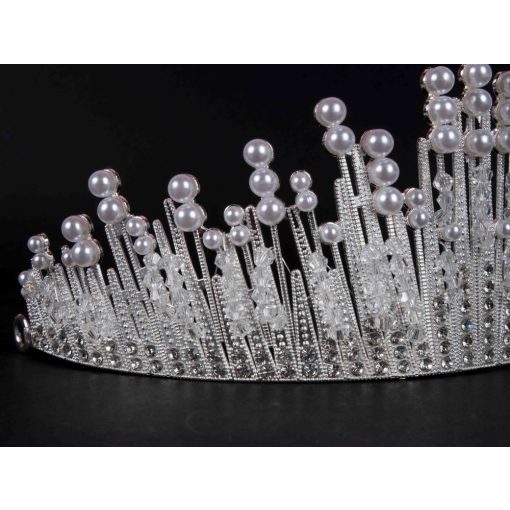 Fejdísz, fehér-ezüst korona (diadém)