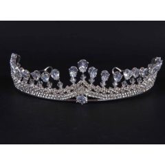 Fejdísz, ezüst csillogó köves korona (diadém)