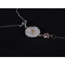 Bokalánc, ezüst, gömb és szív körvonal