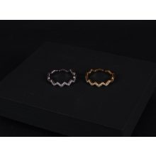 Gyűrű, vékony szabálytalan ívben 2 színben