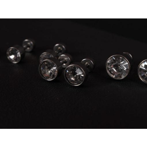 Kényelmes fülbevaló, 5 méretben, zárt kővel ezüst színben