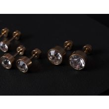 Kényelmes fülbevaló, 5 méretben, zárt kővel arany színben