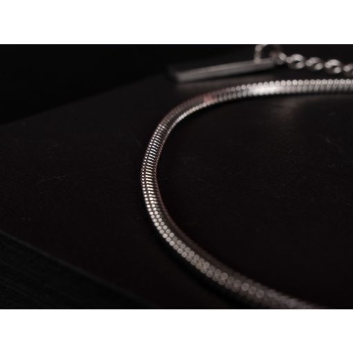 Karkötő, szögletes kígyólánc