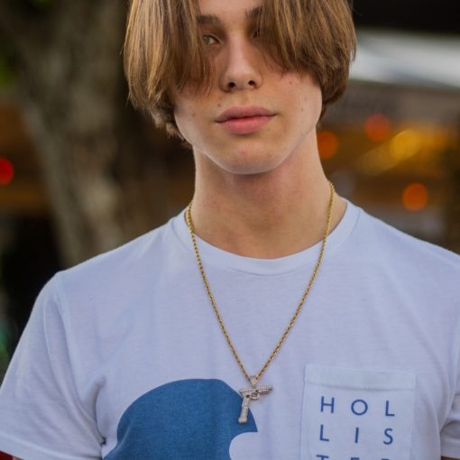 Gun Pendant - Male nemesacél nyaklánc iced out köves uzi medál