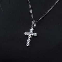   Iced Cross Pendant - (Female) nemesacél nyaklánc iced out köves kereszt medállal