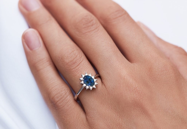 A gyönyörű köves gyűrűk különlegessé tehetik a megjelenésedet!